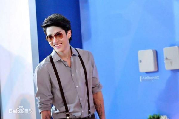 披拉·尼迪裴善官(   /Pirat Nitipaisalkul)Mike泰国活动图册前后照片