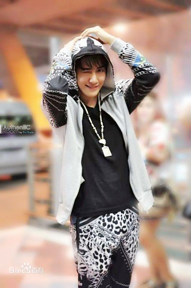 披拉·尼迪裴善官(   /Pirat Nitipaisalkul)Mike泰国活动图册前后照片