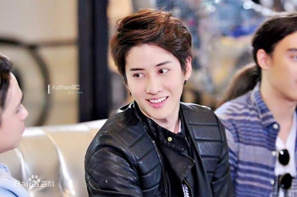 披拉·尼迪裴善官(   /Pirat Nitipaisalkul)Mike泰国活动图册前后照片