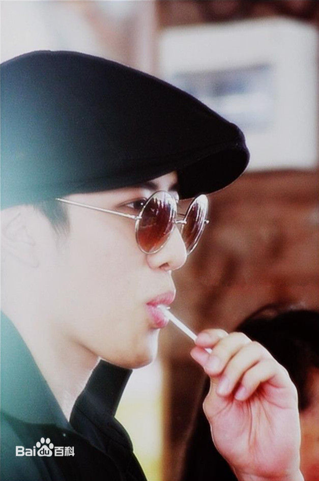 披拉·尼迪裴善官(   /Pirat Nitipaisalkul)Mike泰国活动图册前后照片