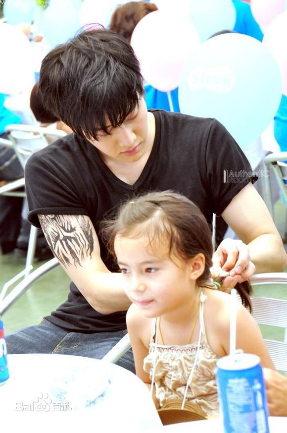 披拉·尼迪裴善官(   /Pirat Nitipaisalkul)Mike泰国活动图册前后照片