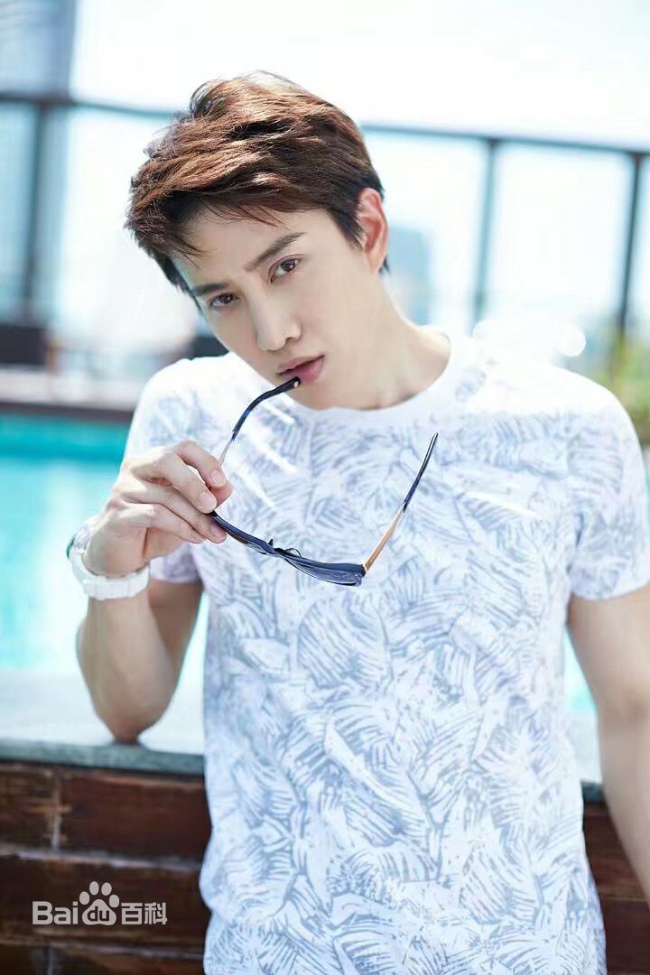 披拉·尼迪裴善官(   /Pirat Nitipaisalkul)高清Mike杂志图册图集