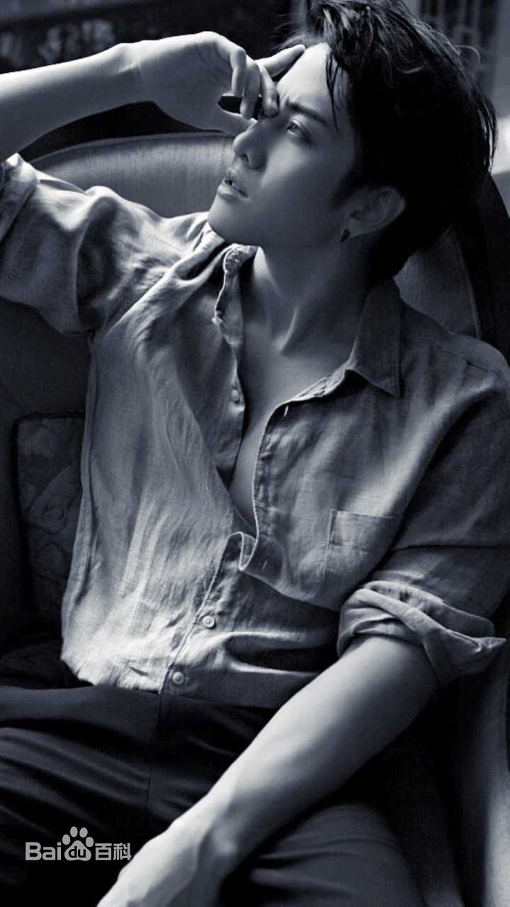 披拉·尼迪裴善官(   /Pirat Nitipaisalkul)高清Mike杂志图册图集