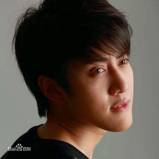 披拉·尼迪裴善官(   /Pirat Nitipaisalkul)高清Mike杂志图册图集