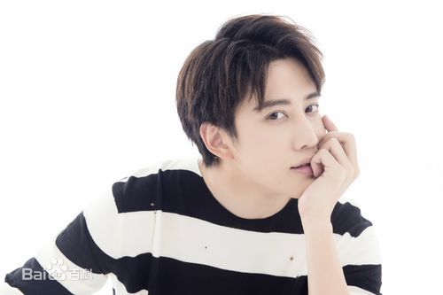 披拉·尼迪裴善官(   /Pirat Nitipaisalkul)高清Mike杂志图册图集