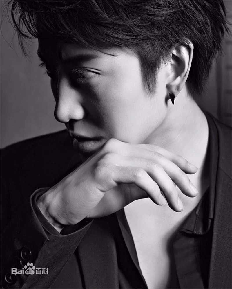 披拉·尼迪裴善官(   /Pirat Nitipaisalkul)高清Mike杂志图册图集