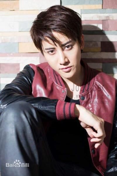 披拉·尼迪裴善官(   /Pirat Nitipaisalkul)高清Mike杂志图册图集