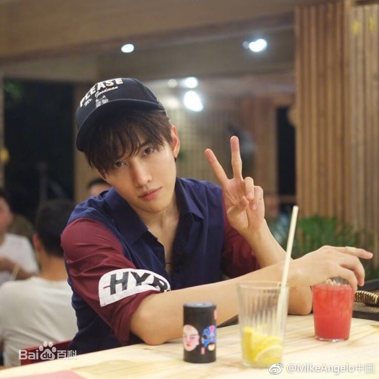 披拉·尼迪裴善官(   /Pirat Nitipaisalkul)Mike综艺图册图册