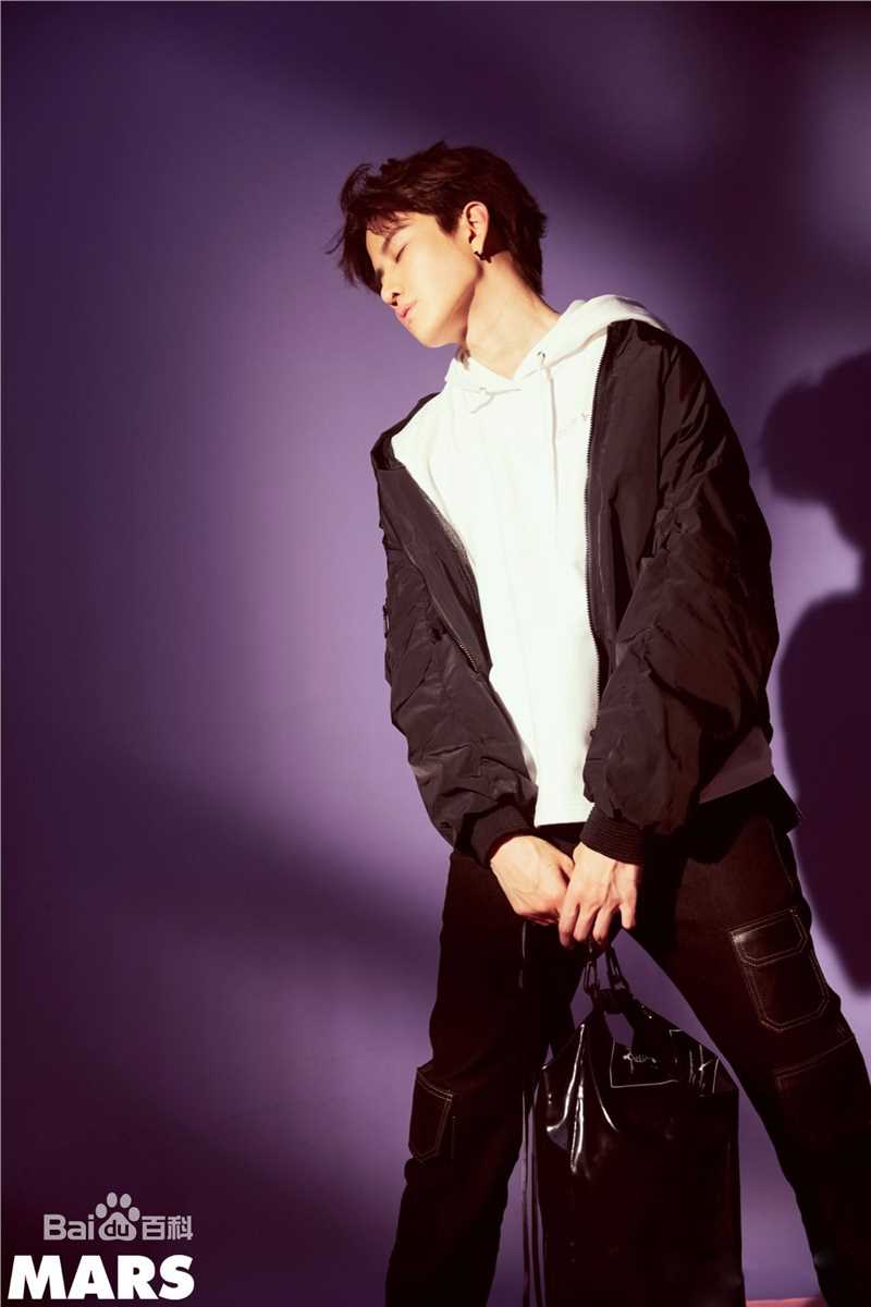 披拉·尼迪裴善官(   /Pirat Nitipaisalkul)高清Mike杂志图册图集