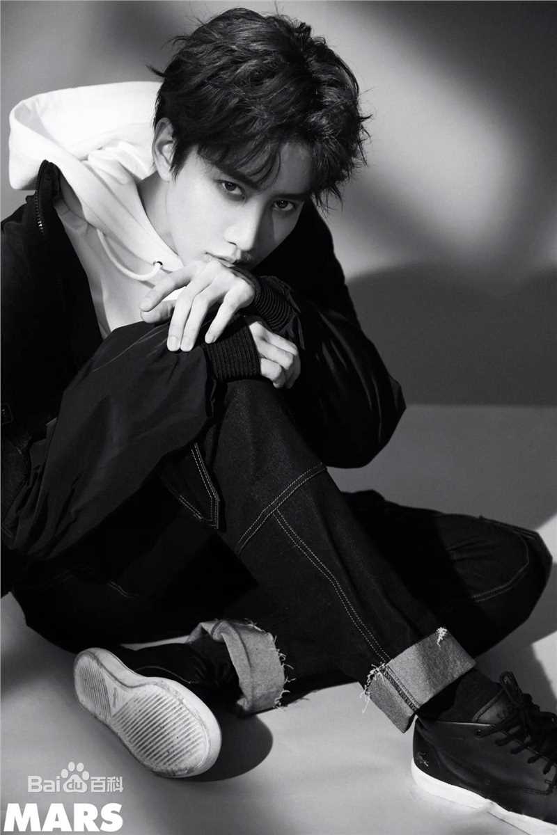 披拉·尼迪裴善官(   /Pirat Nitipaisalkul)高清Mike杂志图册图集