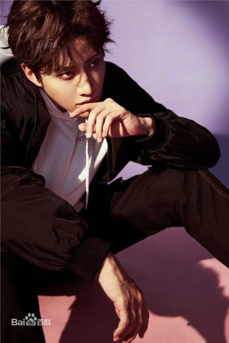 披拉·尼迪裴善官(   /Pirat Nitipaisalkul)高清Mike杂志图册图集