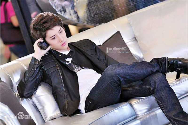 披拉·尼迪裴善官(   /Pirat Nitipaisalkul)Mike泰剧图册素颜照相册