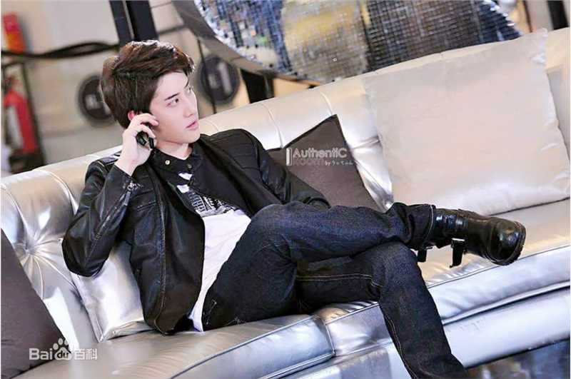 披拉·尼迪裴善官(   /Pirat Nitipaisalkul)Mike泰剧图册素颜照相册