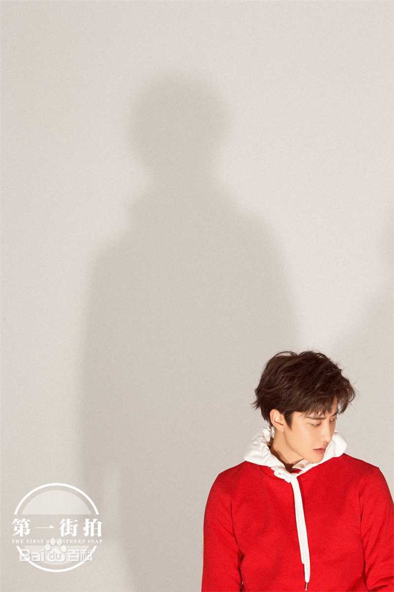 披拉·尼迪裴善官(   /Pirat Nitipaisalkul)Mike街拍图册前后照片