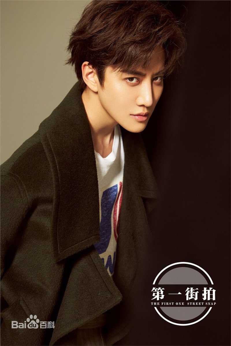 披拉·尼迪裴善官(   /Pirat Nitipaisalkul)Mike街拍图册前后照片