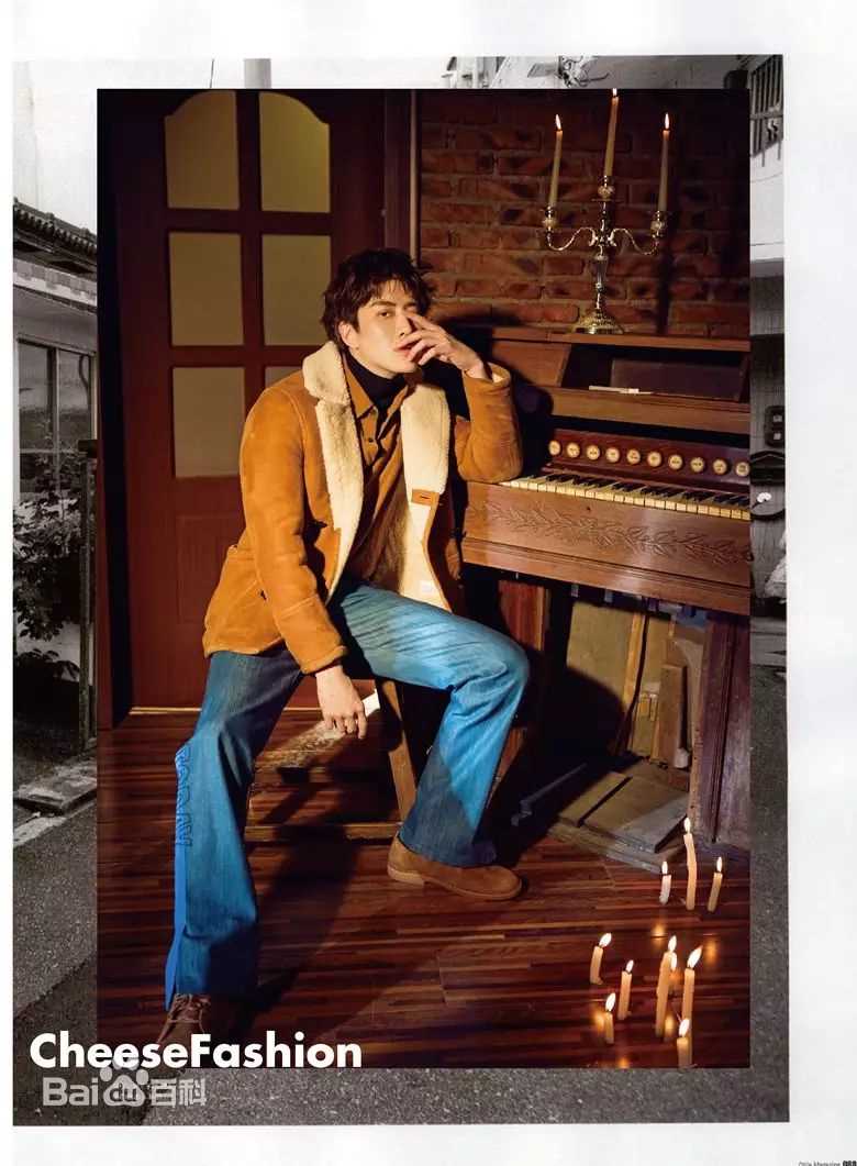 披拉·尼迪裴善官(   /Pirat Nitipaisalkul)Mike街拍图册前后照片