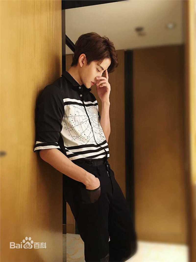 披拉·尼迪裴善官(   /Pirat Nitipaisalkul)Mike活动图册性感图片图集