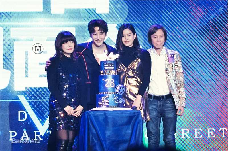 披拉·尼迪裴善官(   /Pirat Nitipaisalkul)Mike活动图册性感图片图集