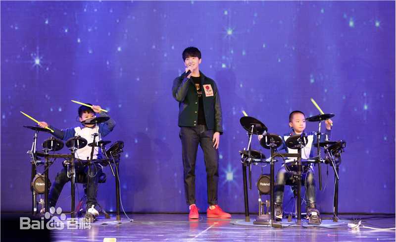 牛骏峰参加2018全国残章少年儿童艺术大赛颁奖典礼壁纸壁纸