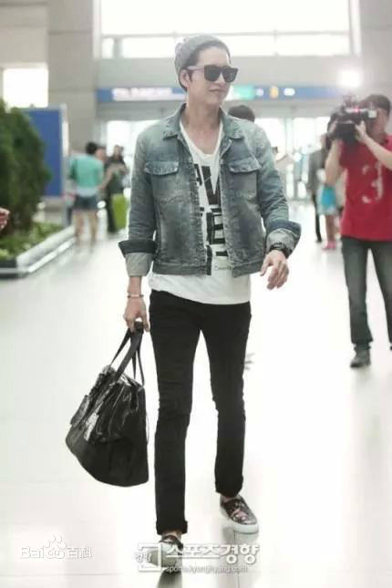 朴海镇(/Park Hae Jin/パクヘジソ)机场街拍性感图片图集