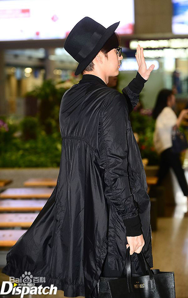 朴海镇(/Park Hae Jin/パクヘジソ)机场街拍性感图片图集