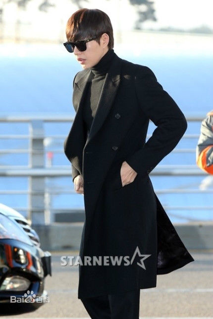 朴海镇(/Park Hae Jin/パクヘジソ)机场街拍性感图片图集