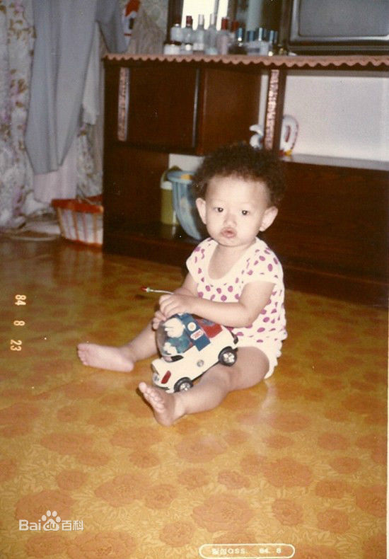 朴海镇(/Park Hae Jin/パクヘジソ)童年照前后照片
