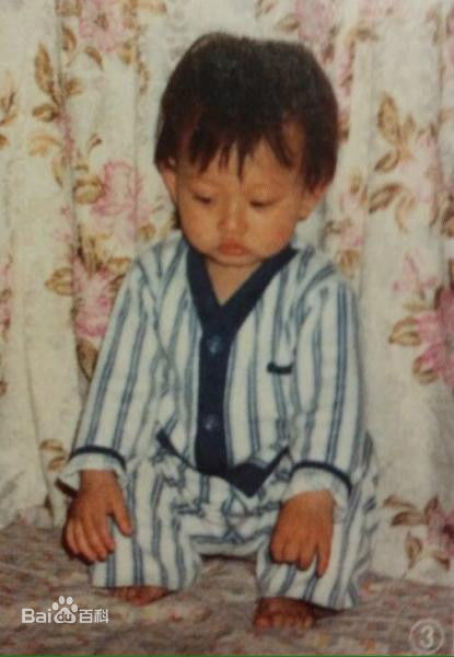 朴海镇(/Park Hae Jin/パクヘジソ)童年照前后照片