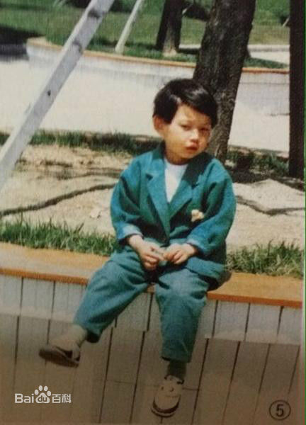 朴海镇(/Park Hae Jin/パクヘジソ)童年照前后照片