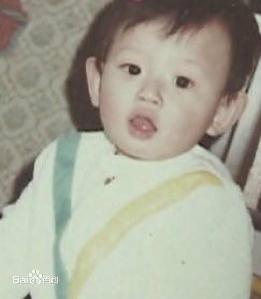 朴海镇(/Park Hae Jin/パクヘジソ)童年照前后照片