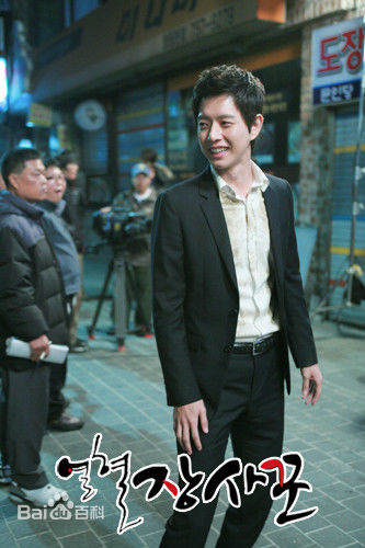 朴海镇(/Park Hae Jin/パクヘジソ)热血商人-河柳壁纸壁纸