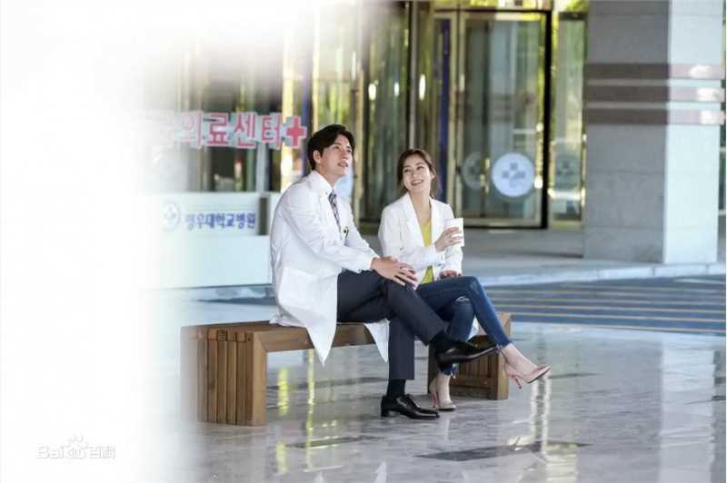 朴海镇(/Park Hae Jin/パクヘジソ)Doctor异乡人-韩在俊生活照