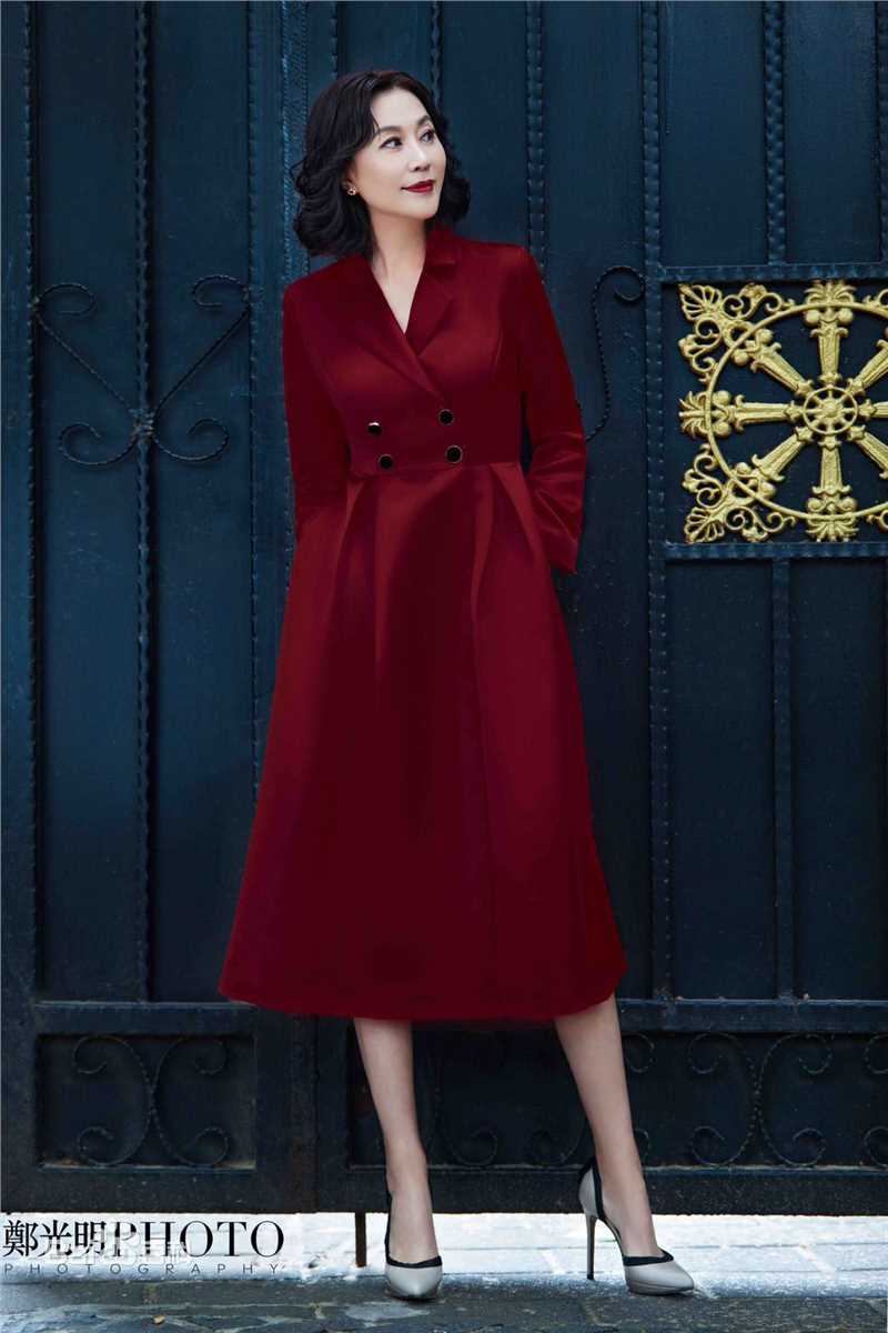 乔于庭红衣 彰显淑女魅力素颜照相册