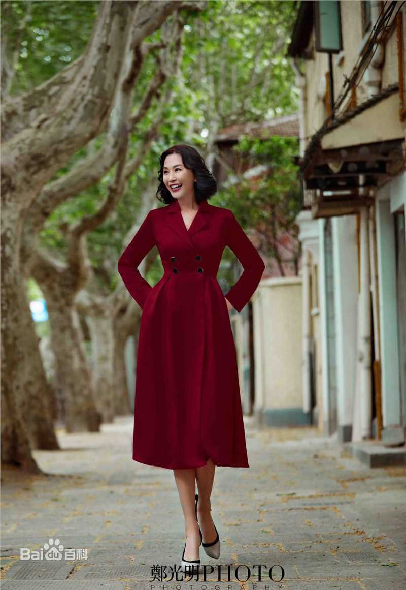 乔于庭红衣 彰显淑女魅力素颜照相册