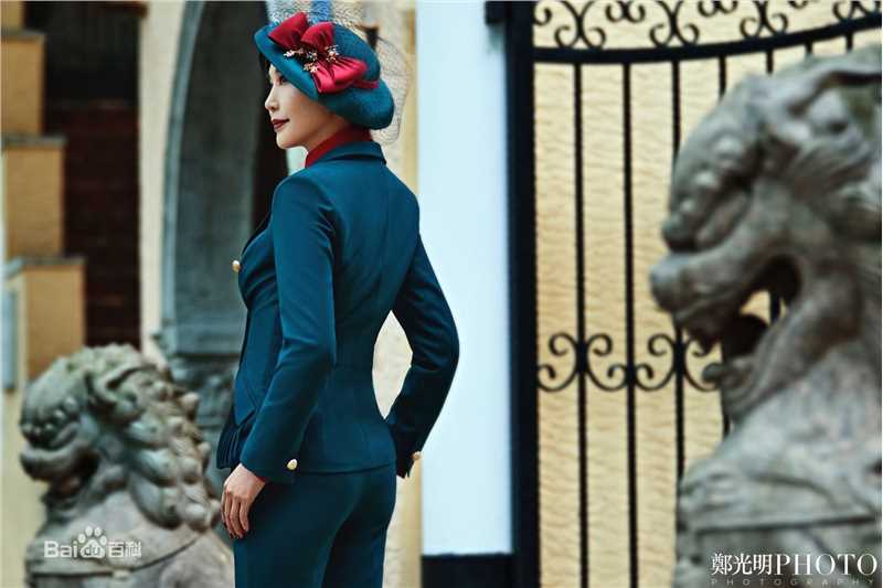 乔于庭 贵族风范素颜照壁纸