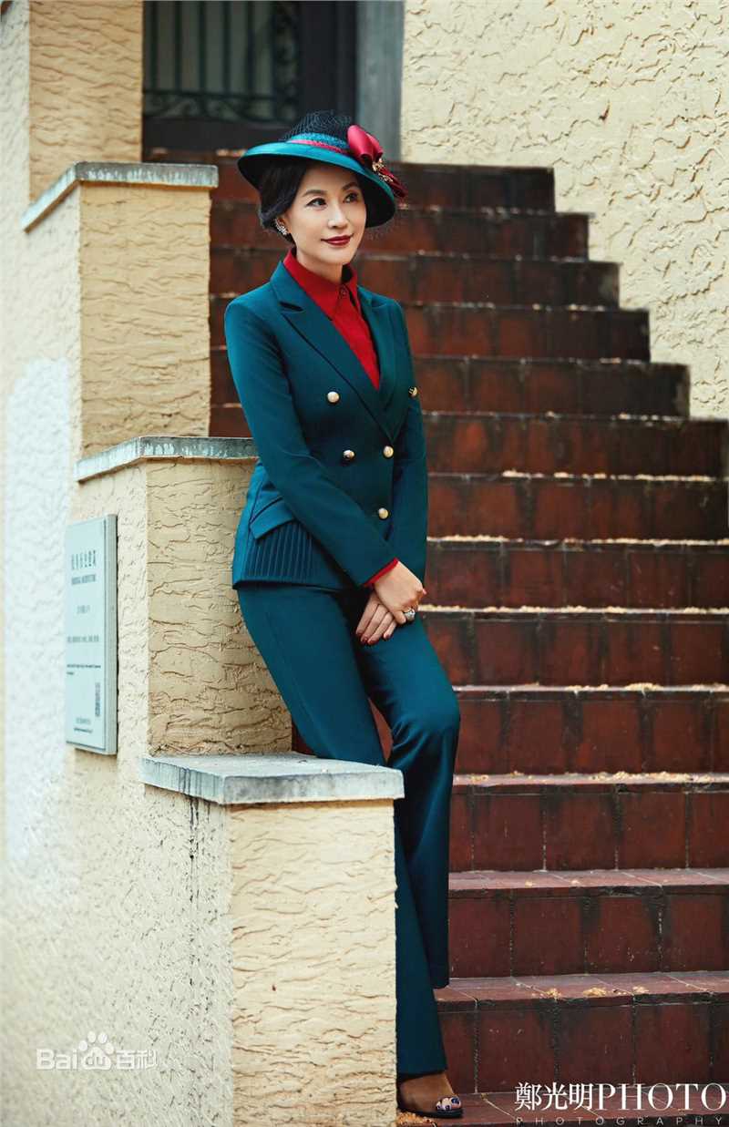 乔于庭 贵族风范素颜照壁纸