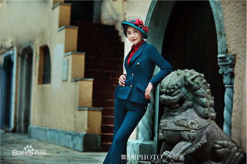 乔于庭 贵族风范素颜照壁纸