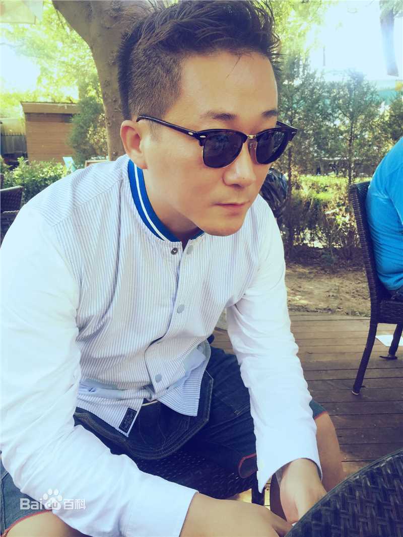 郭大雷(Zorro)生活照壁纸壁纸