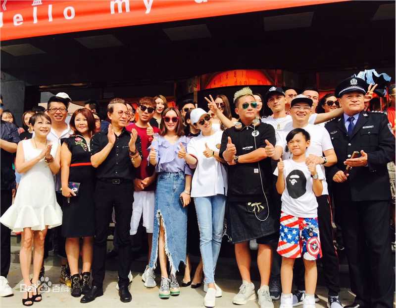 最优质郭大雷(Zorro)在电影《监狱犬计划》导演工作照中的相册