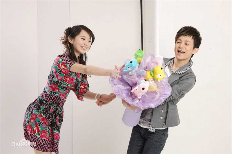 何炅(He Jiong)快乐购四周年代言图片图册