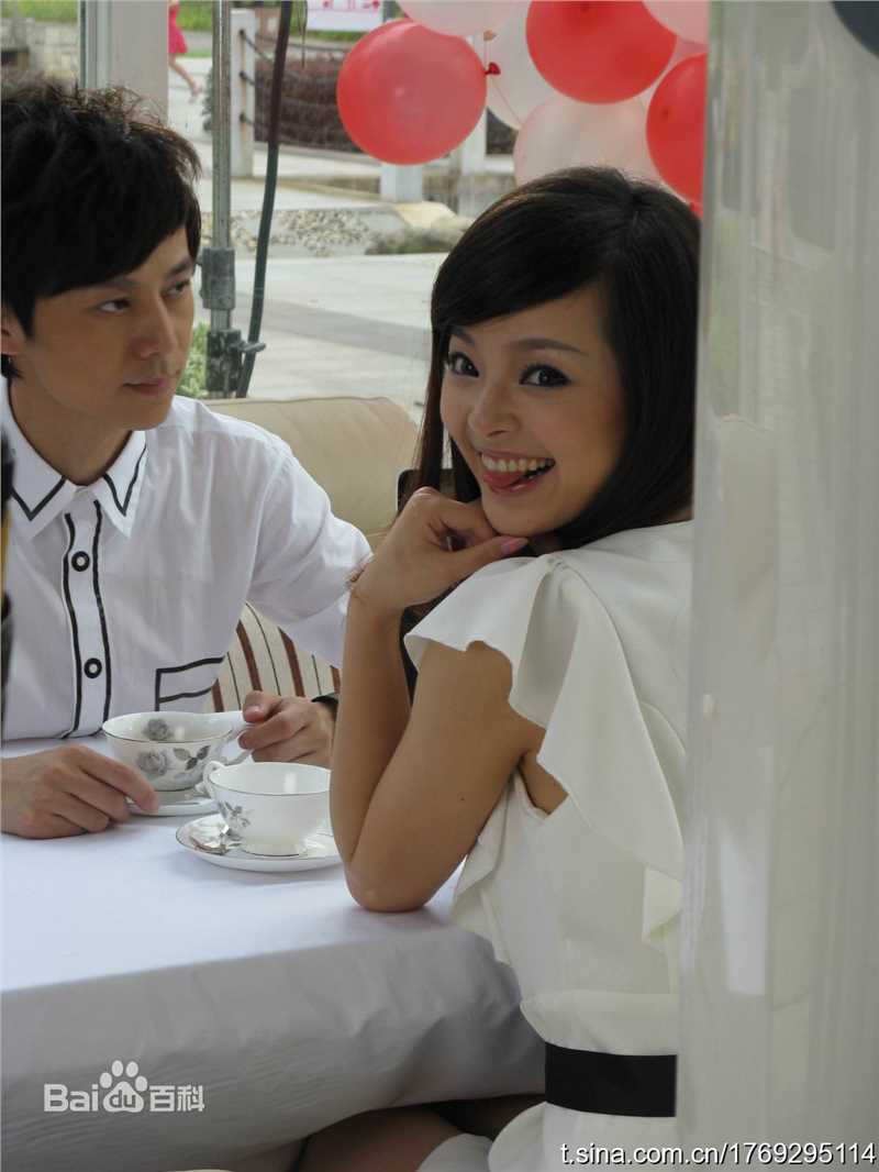 何炅(He Jiong)快乐购四周年代言图片图册