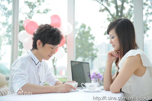 何炅(He Jiong)快乐购四周年代言图片图册