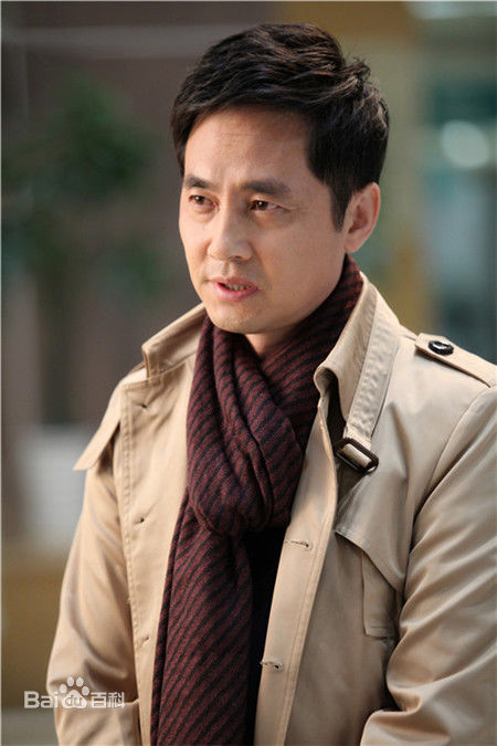 最全谭洋在《产科医生》饰贾天书中的相册