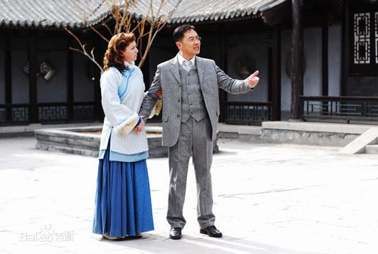 谭洋在《草根王》饰吴本正中的