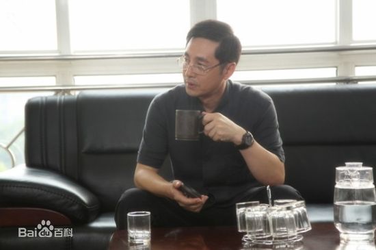 谭洋在《马向阳下乡记》饰于思远中的