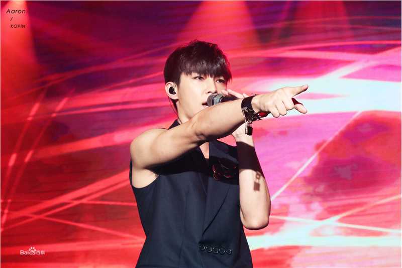 炎亚纶(Aaron、Arron)阿布的舞台前后照片