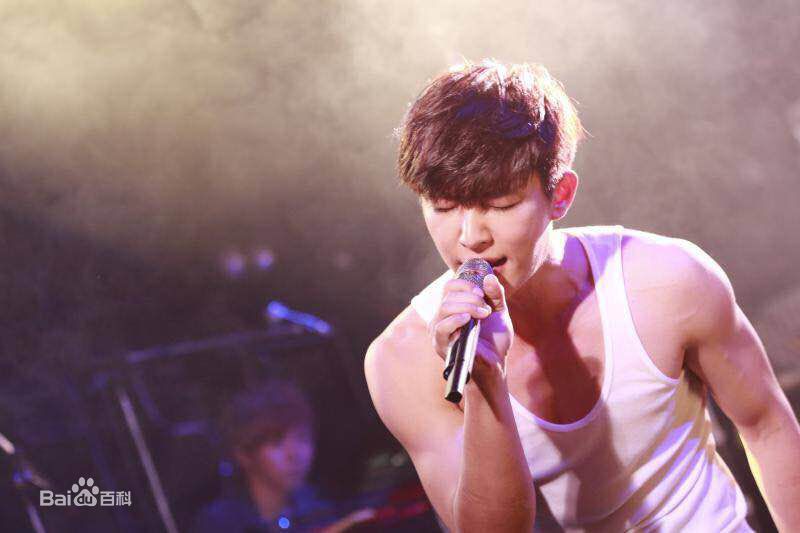 炎亚纶(Aaron、Arron)阿布的舞台前后照片