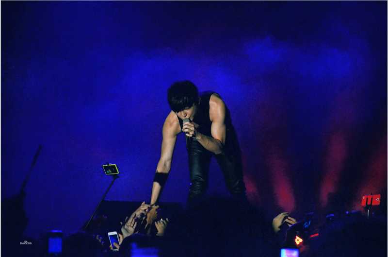 炎亚纶(Aaron、Arron)阿布的舞台前后照片