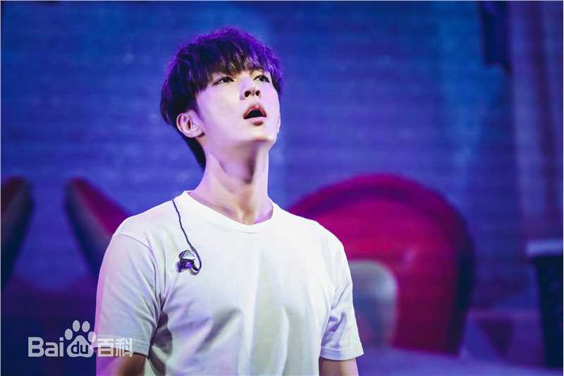 炎亚纶(Aaron、Arron)阿布的舞台前后照片