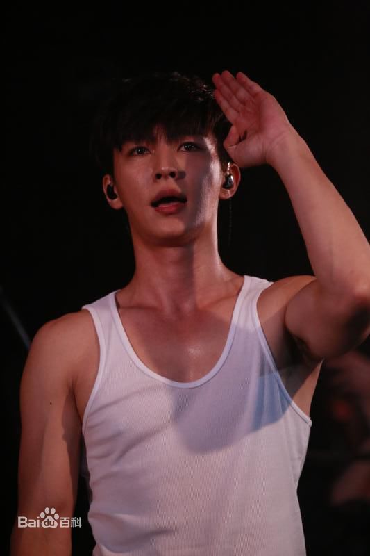 炎亚纶(Aaron、Arron)阿布的舞台前后照片